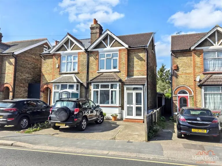 Hook Road, Epsom